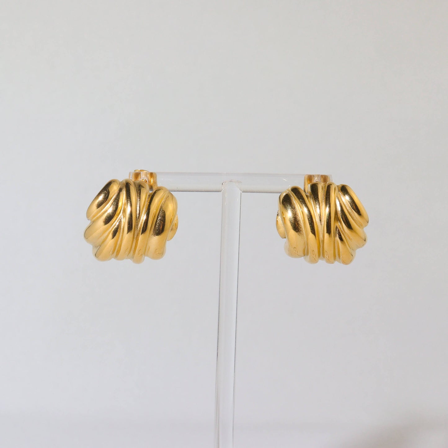 Shell Oversize Stud Earrings