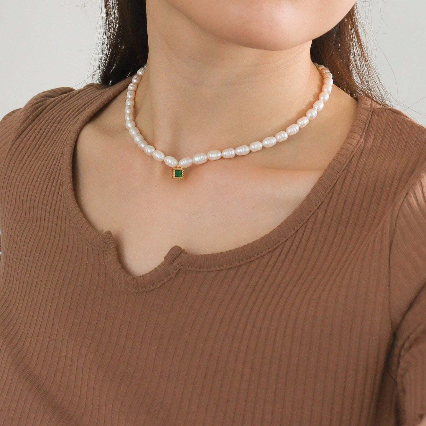 Celebrity Pearl Choker Necklace