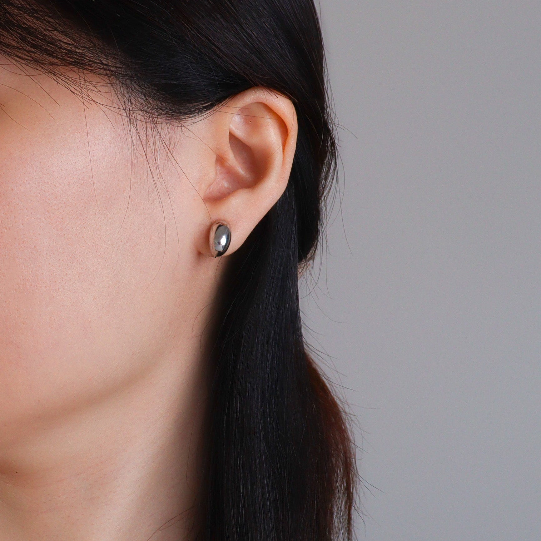 Midi Dot Clip On Earrings