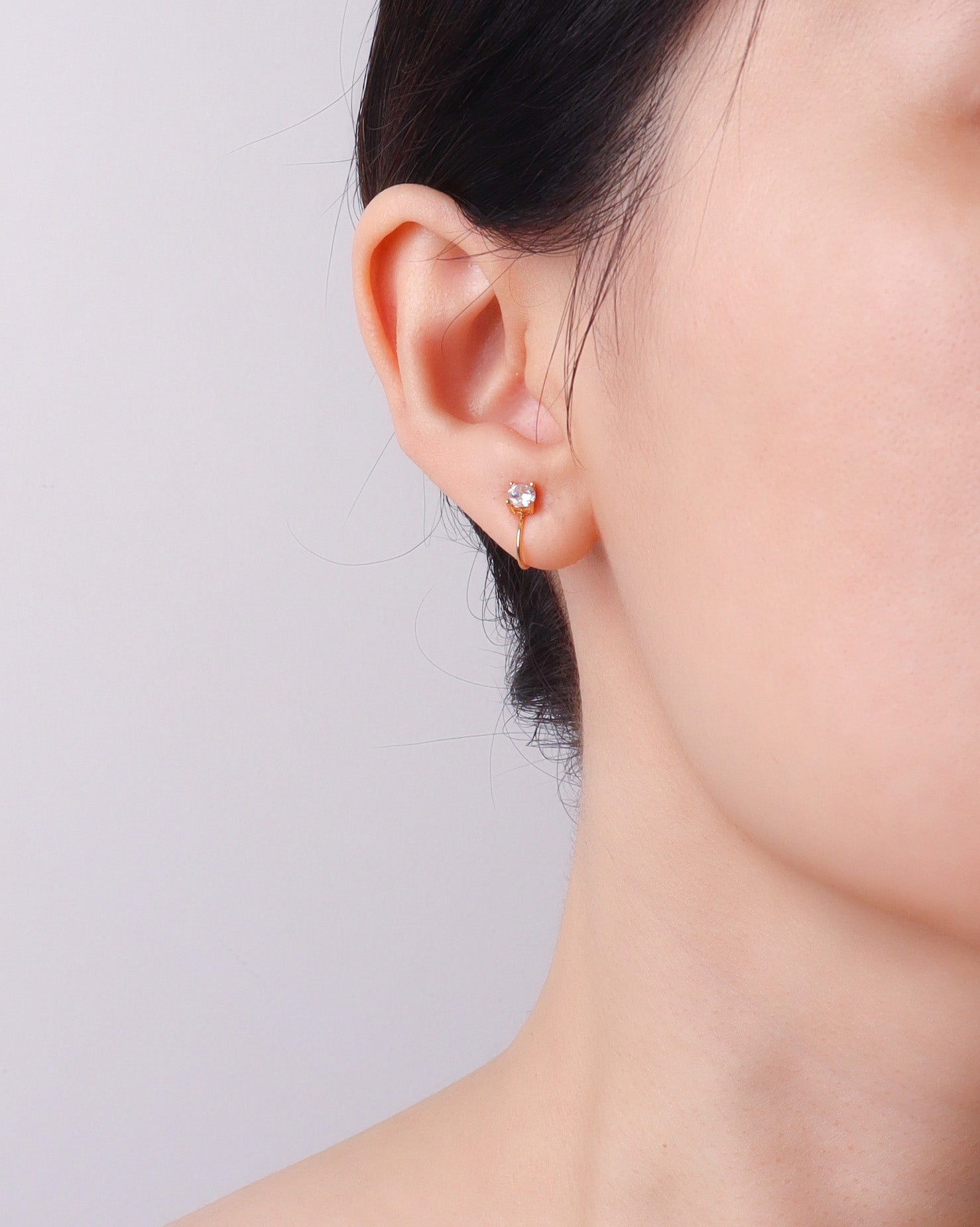 Rubin White Gold Clip On Earrings