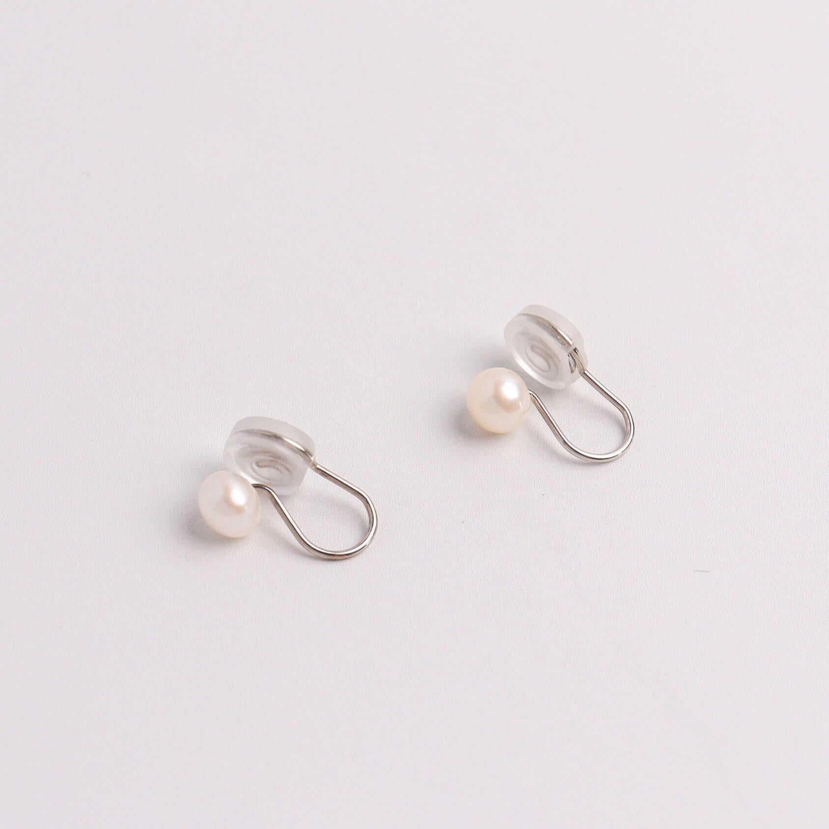 Just Pearl Clip On Earrings