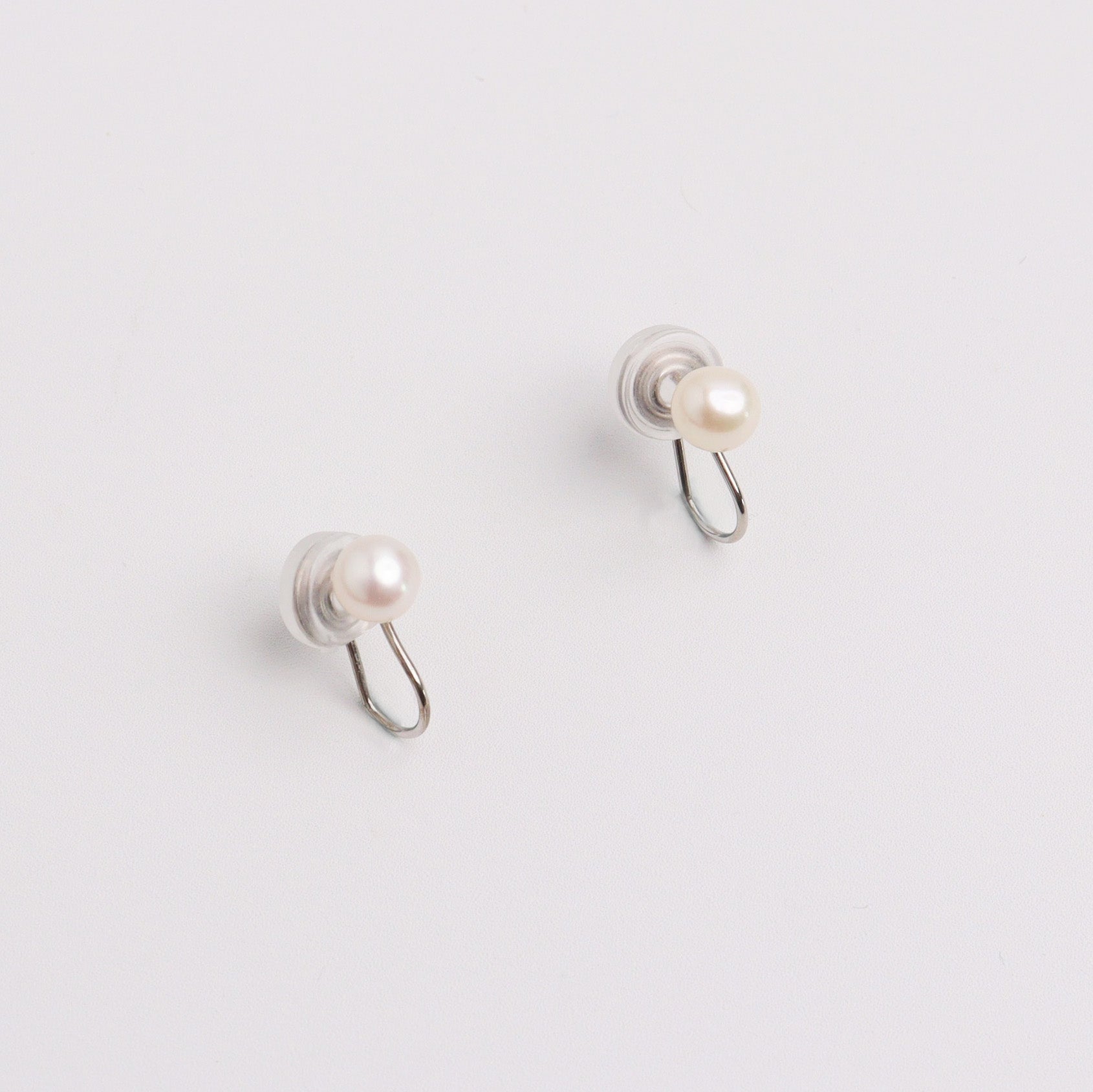 Just Pearl Clip On Earrings
