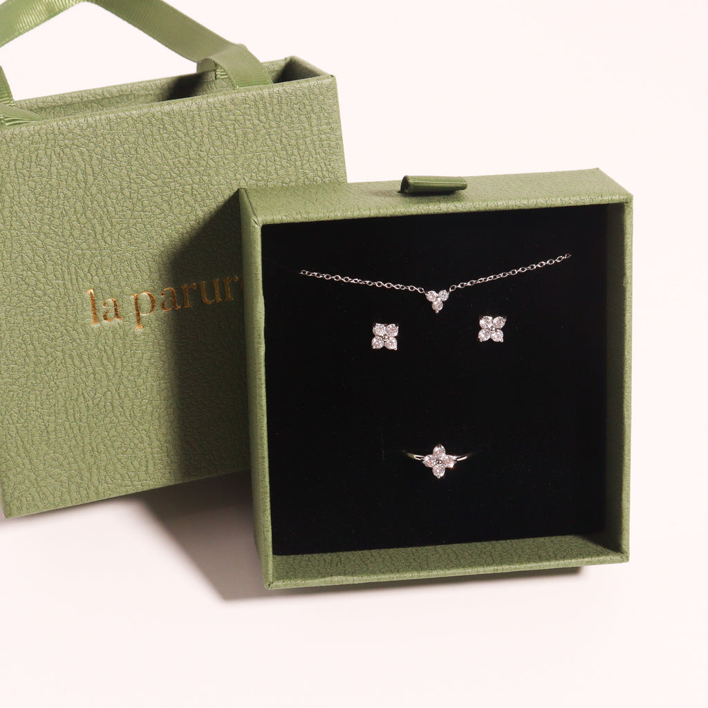 Timeless Clover Christmas Gift Set