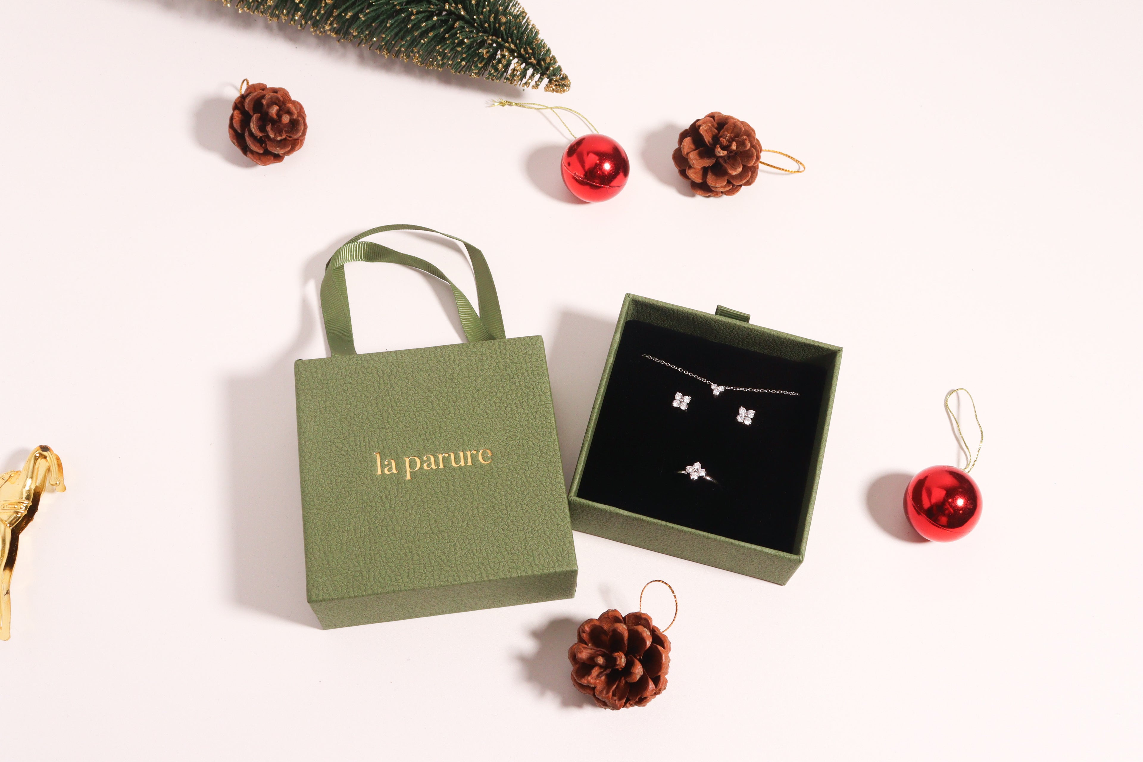 Timeless Clover Christmas Gift Set