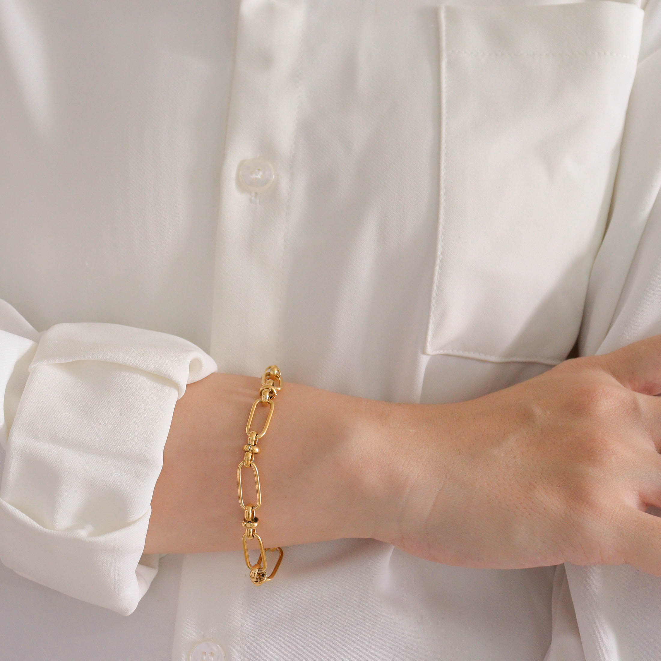 Tie The Knot Gold Bracelet