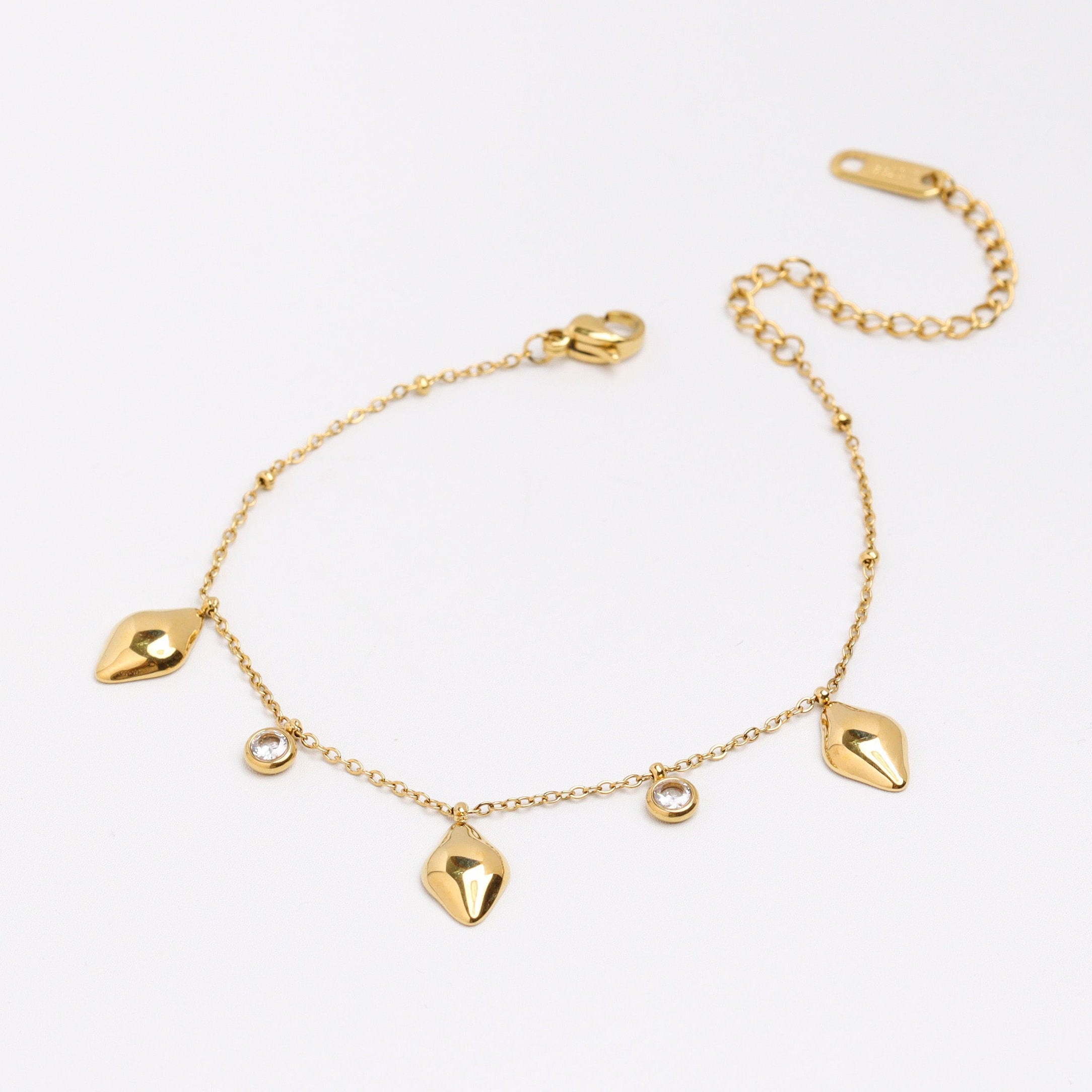 Shiny Edge Gold Bracelet
