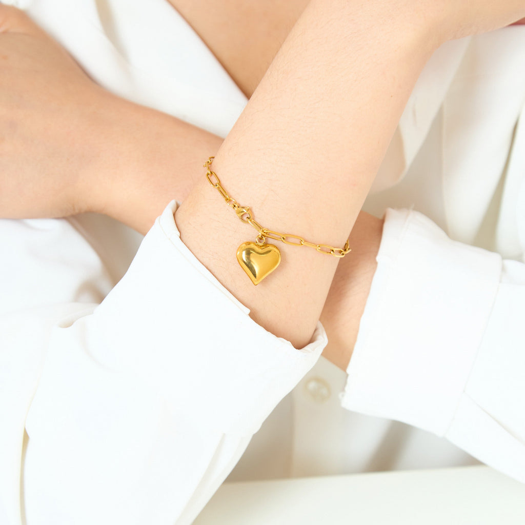 Pointy Bold Heart Gold Chain Bracelet