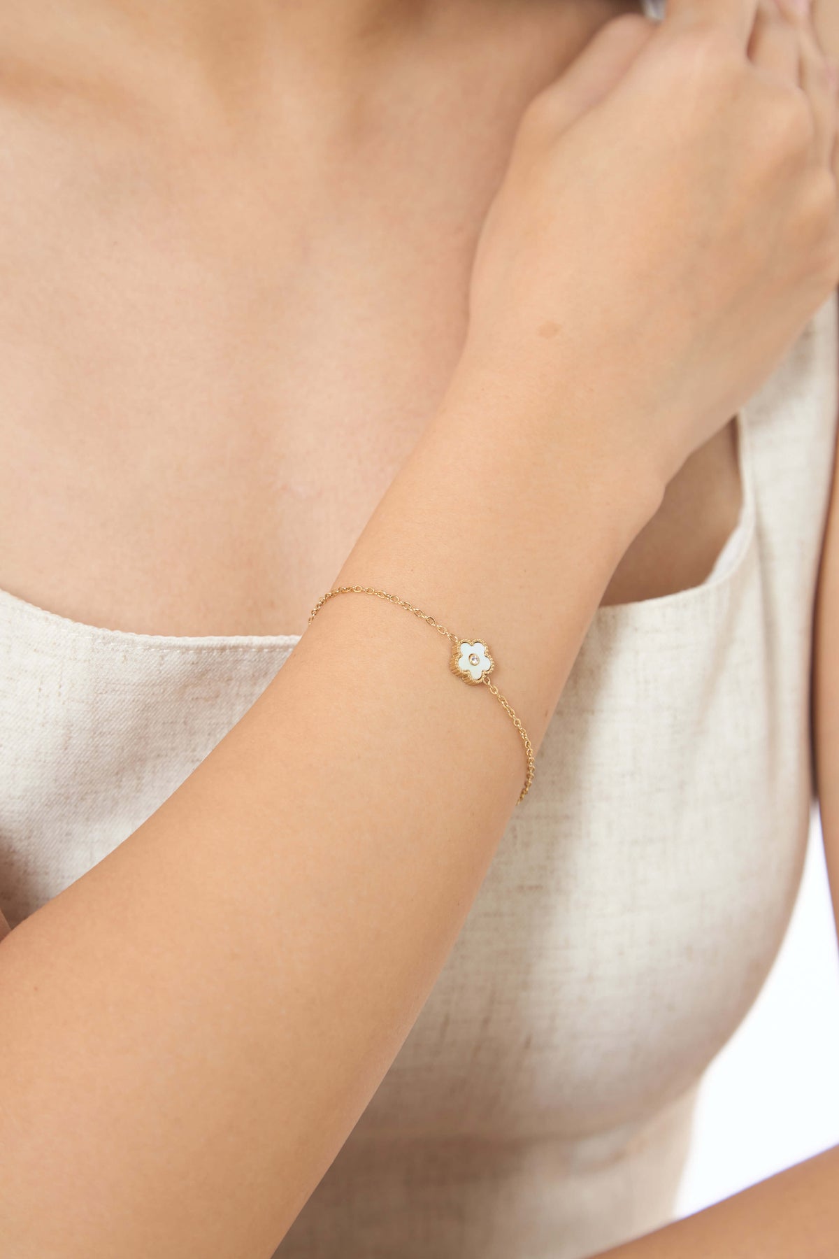 Bold Satta Petal Gold Bracelet