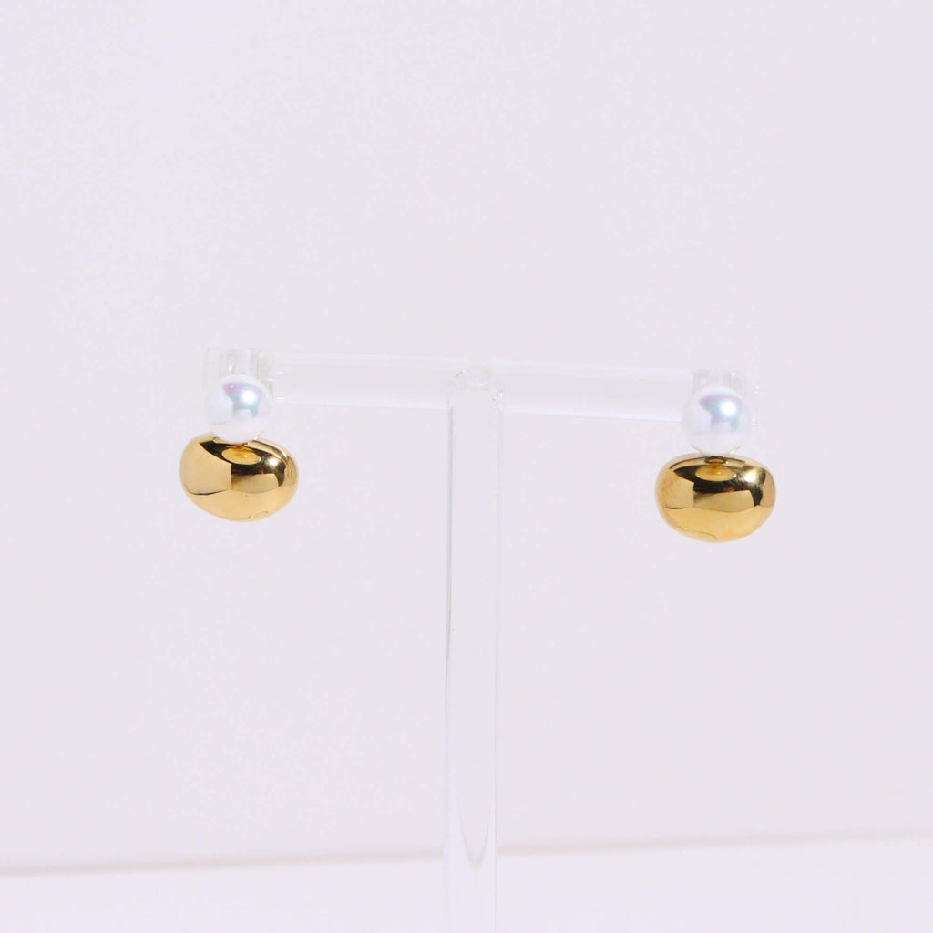 I'm Pearltential Gold Earrings