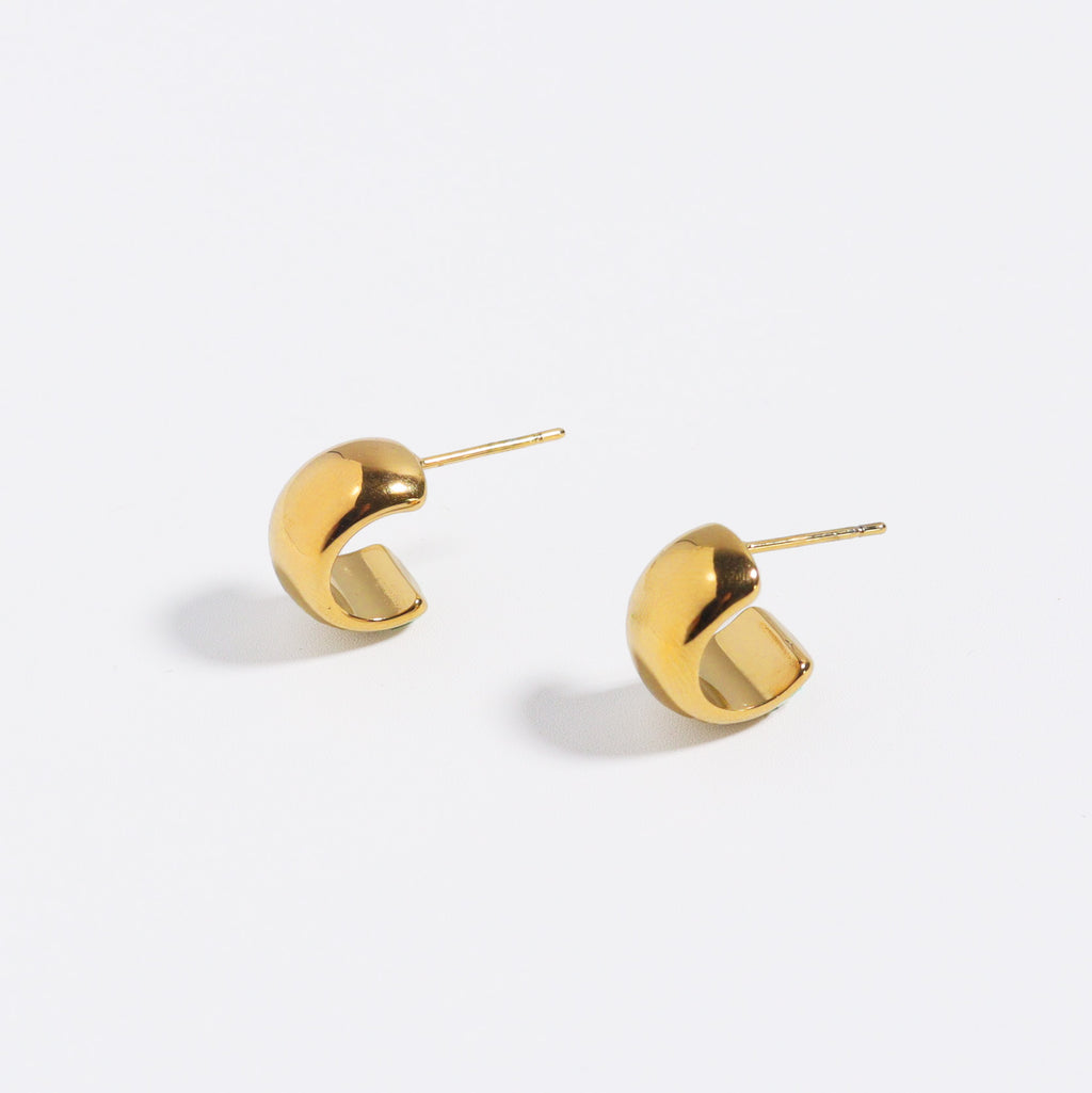 Gold Bold Curve C-Hoop Earrings