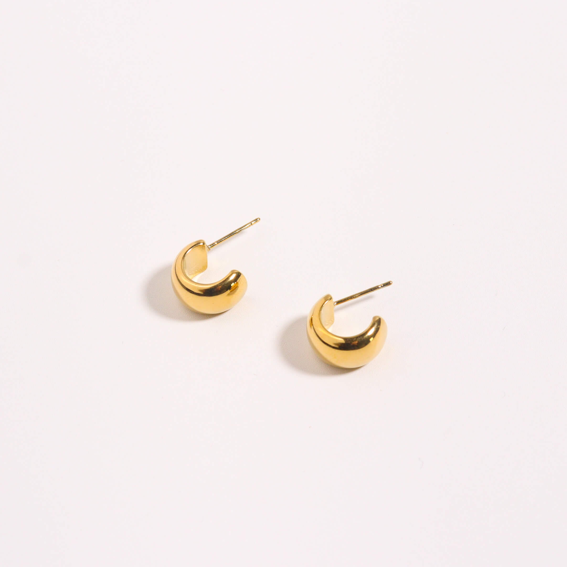 Gold Bold Curve C-Hoop Earrings