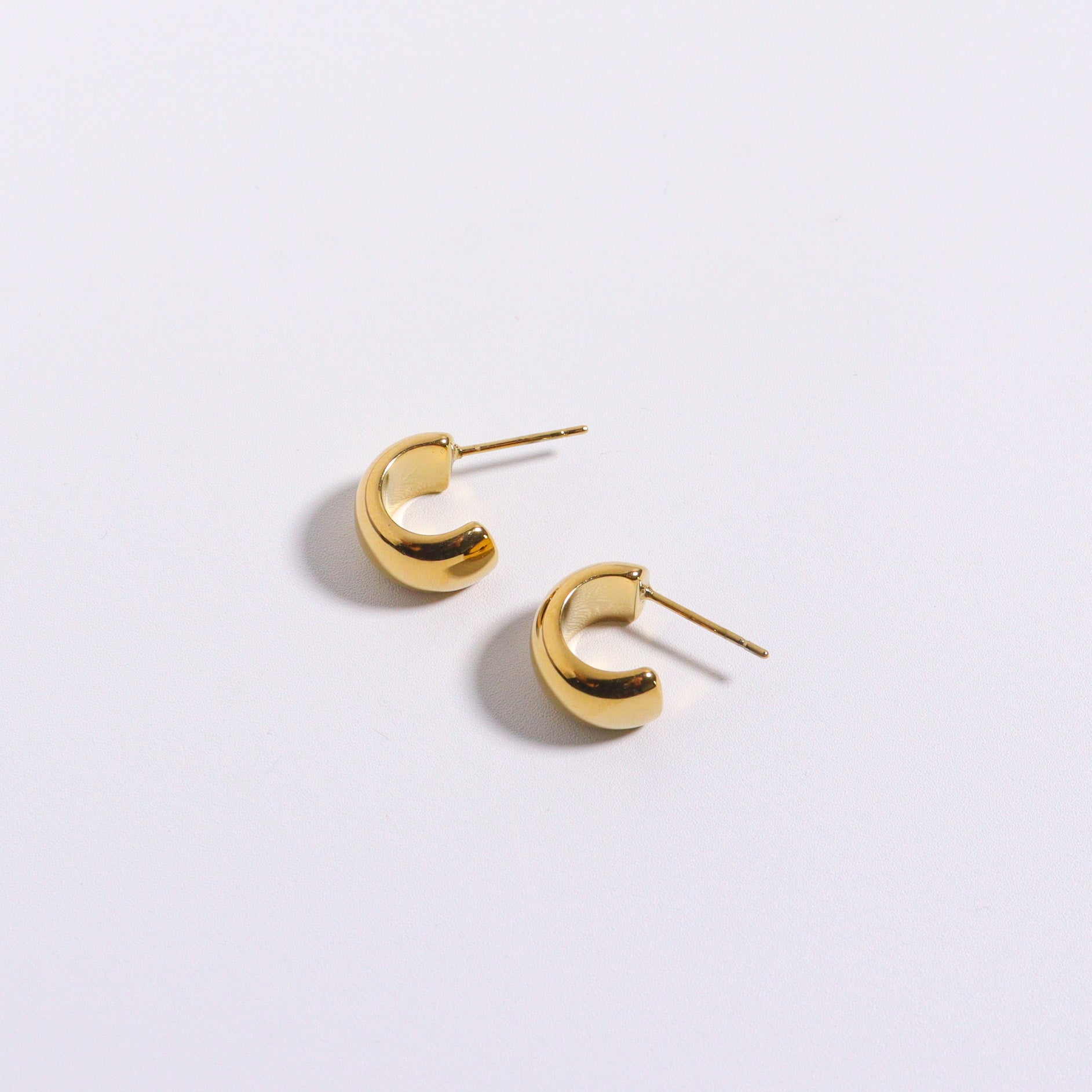 Gold Bold Curve C-Hoop Earrings