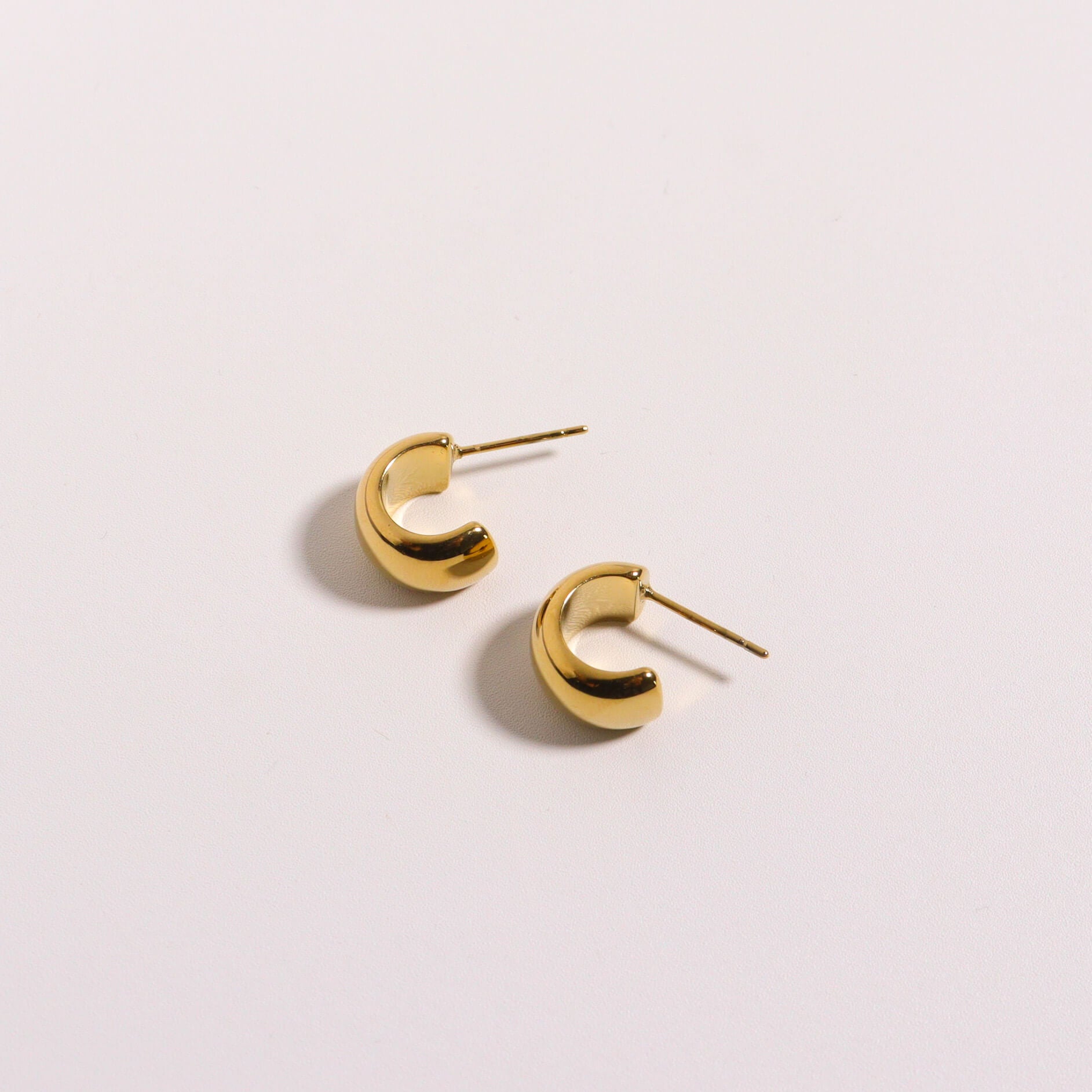 Gold Bold Curve C-Hoop Earrings