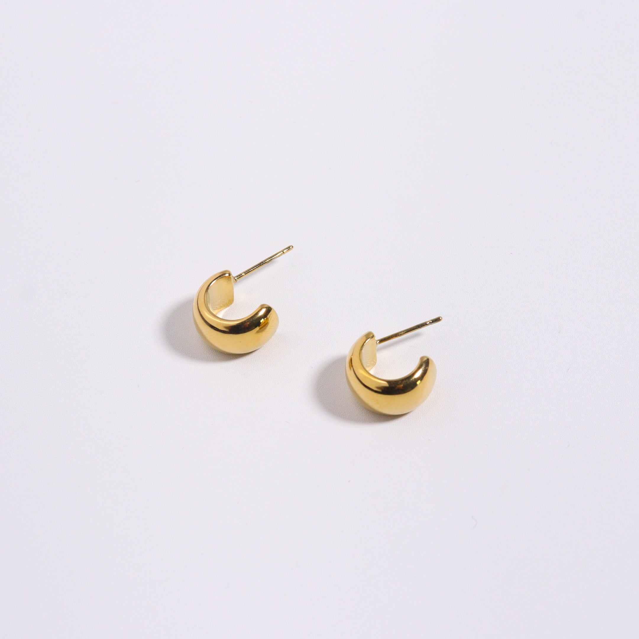 Gold Bold Curve C-Hoop Earrings