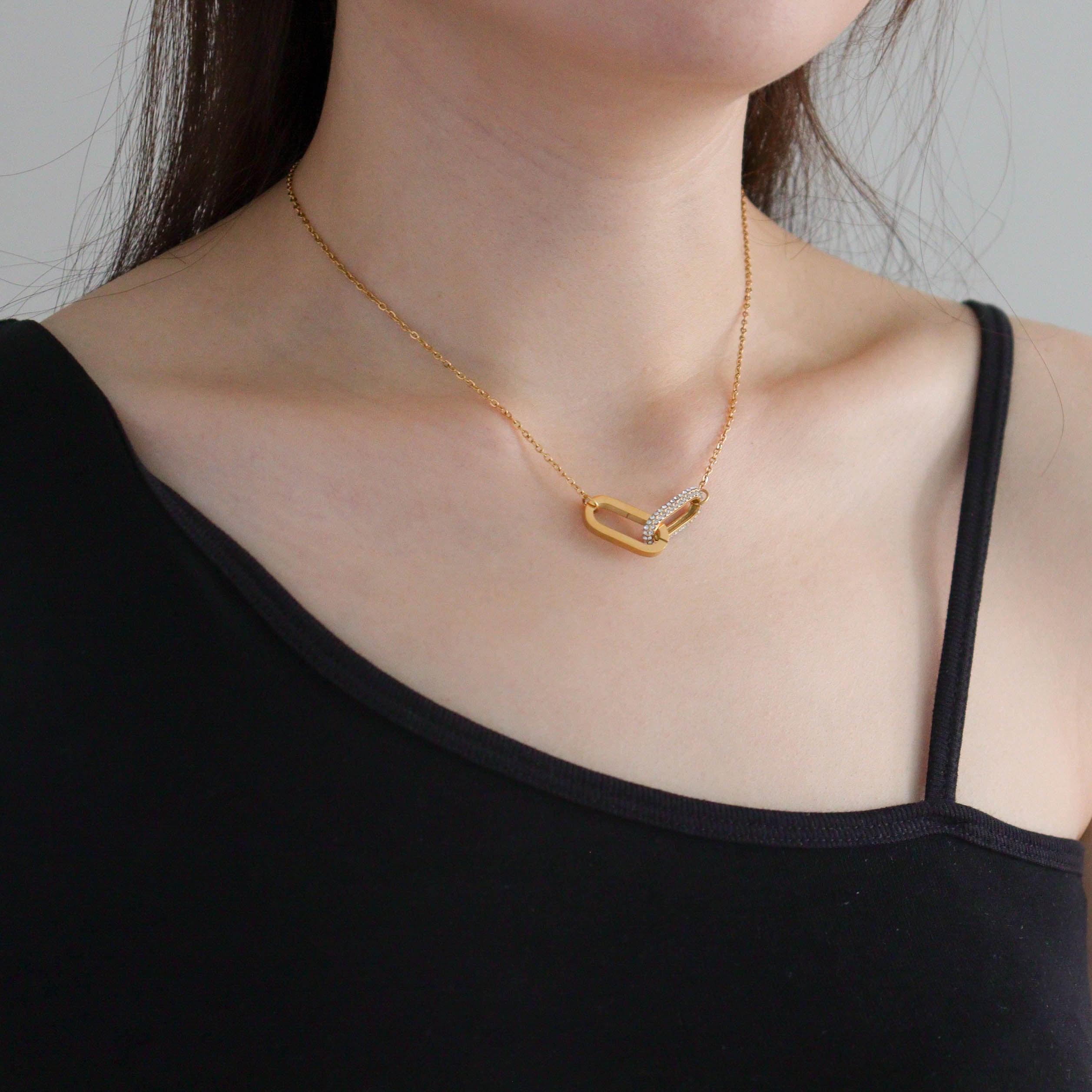 Cube Interlocking Gold Necklace