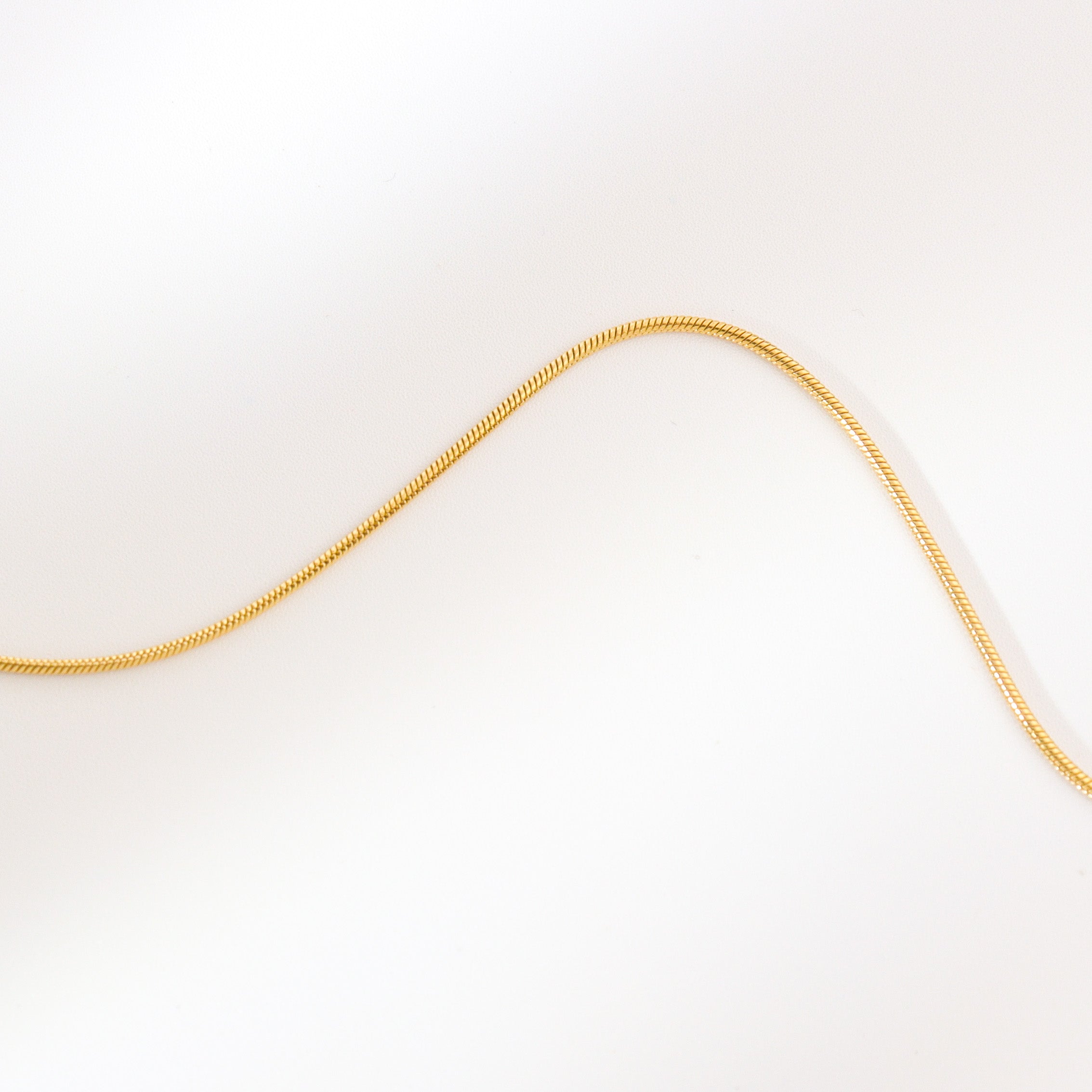 Gold Thin Herringbone Chain Necklace