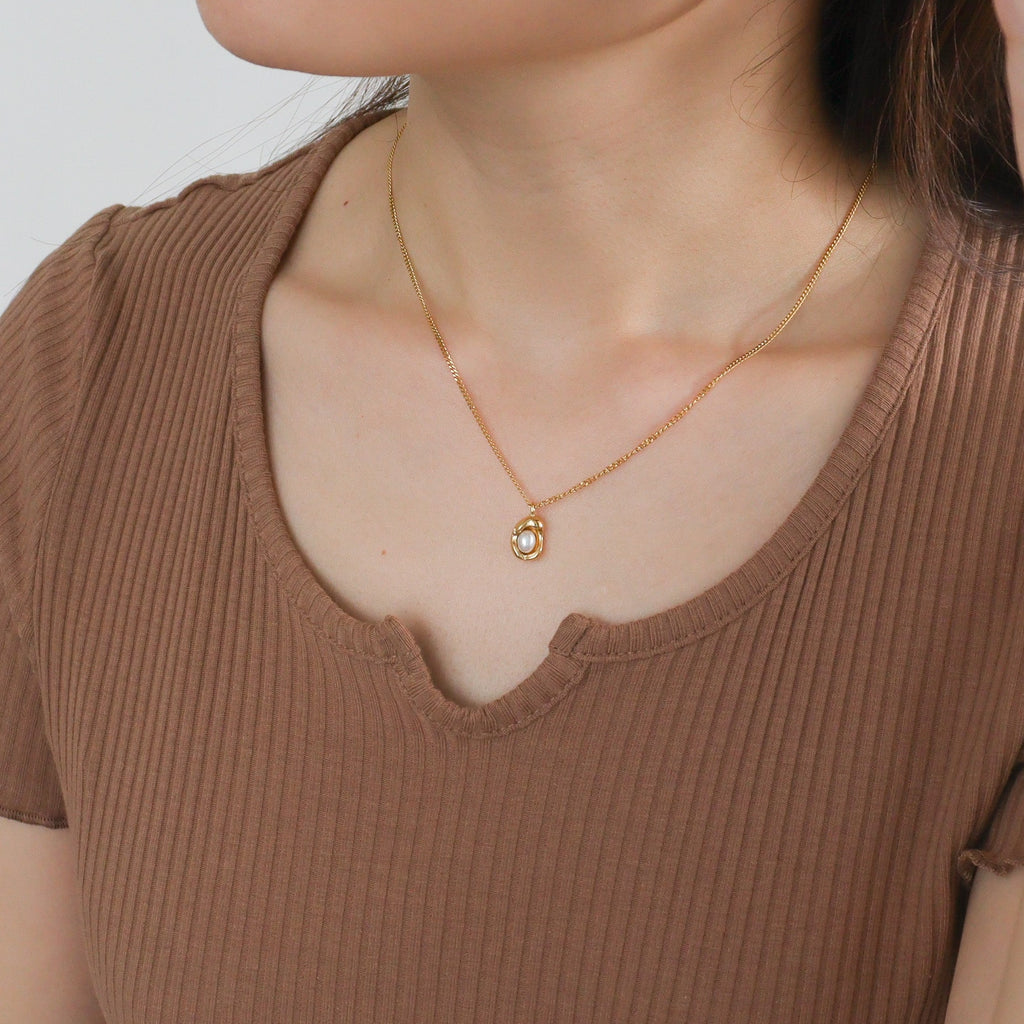 Pearl Oyster Necklace