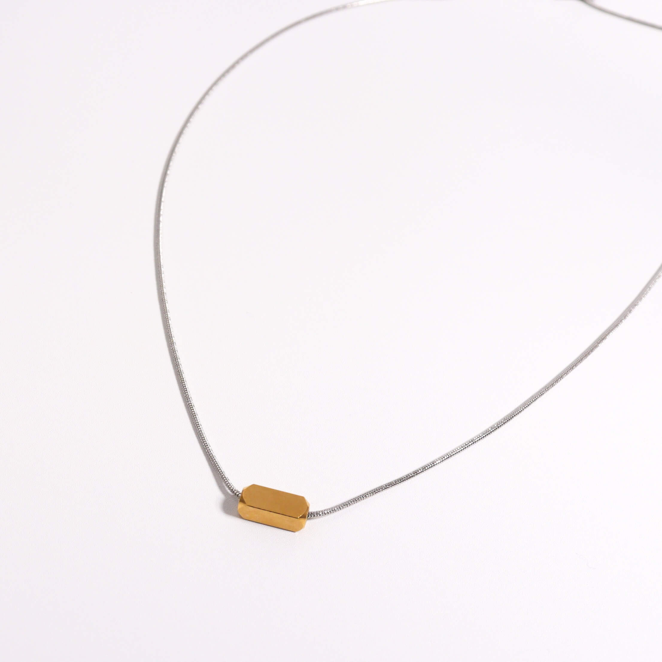 Minimal Recprism Gold Necklace