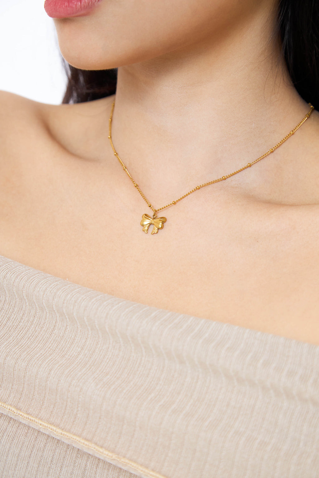 Merry Bow Gold Necklace