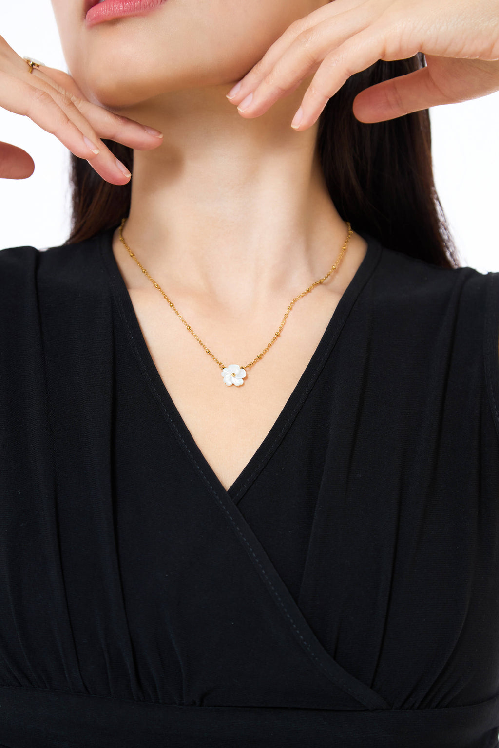Single Bloomer Gold Necklace