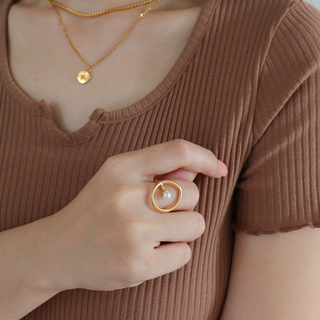 Halo Pearl Gold Ring