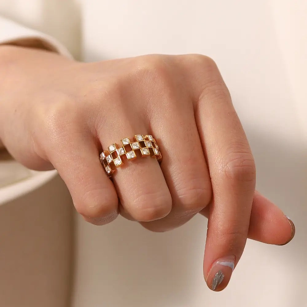 Constella Bold Gold Ring