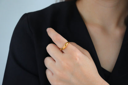 Elena Wave Ring