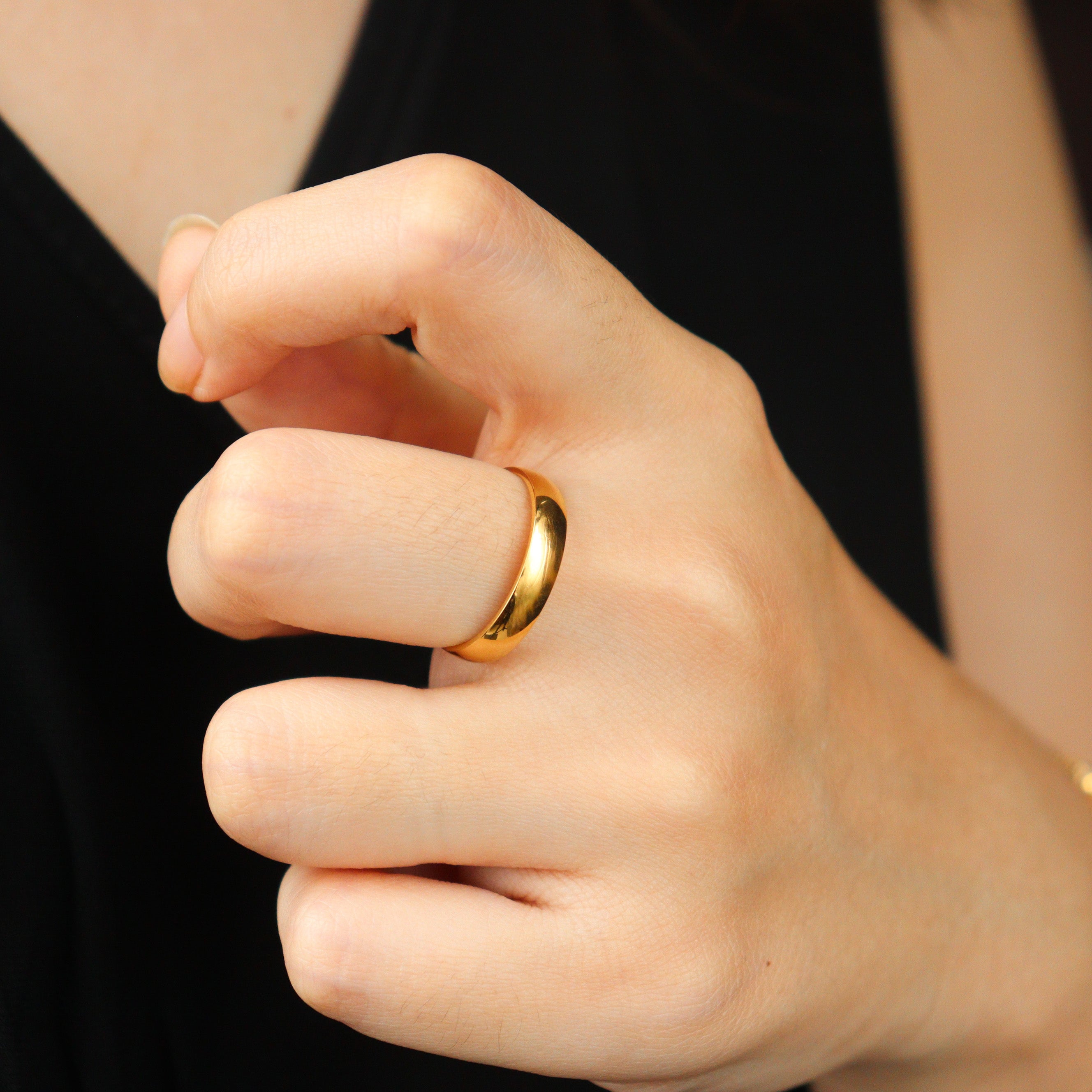 Engrave Classic Band Gold Ring