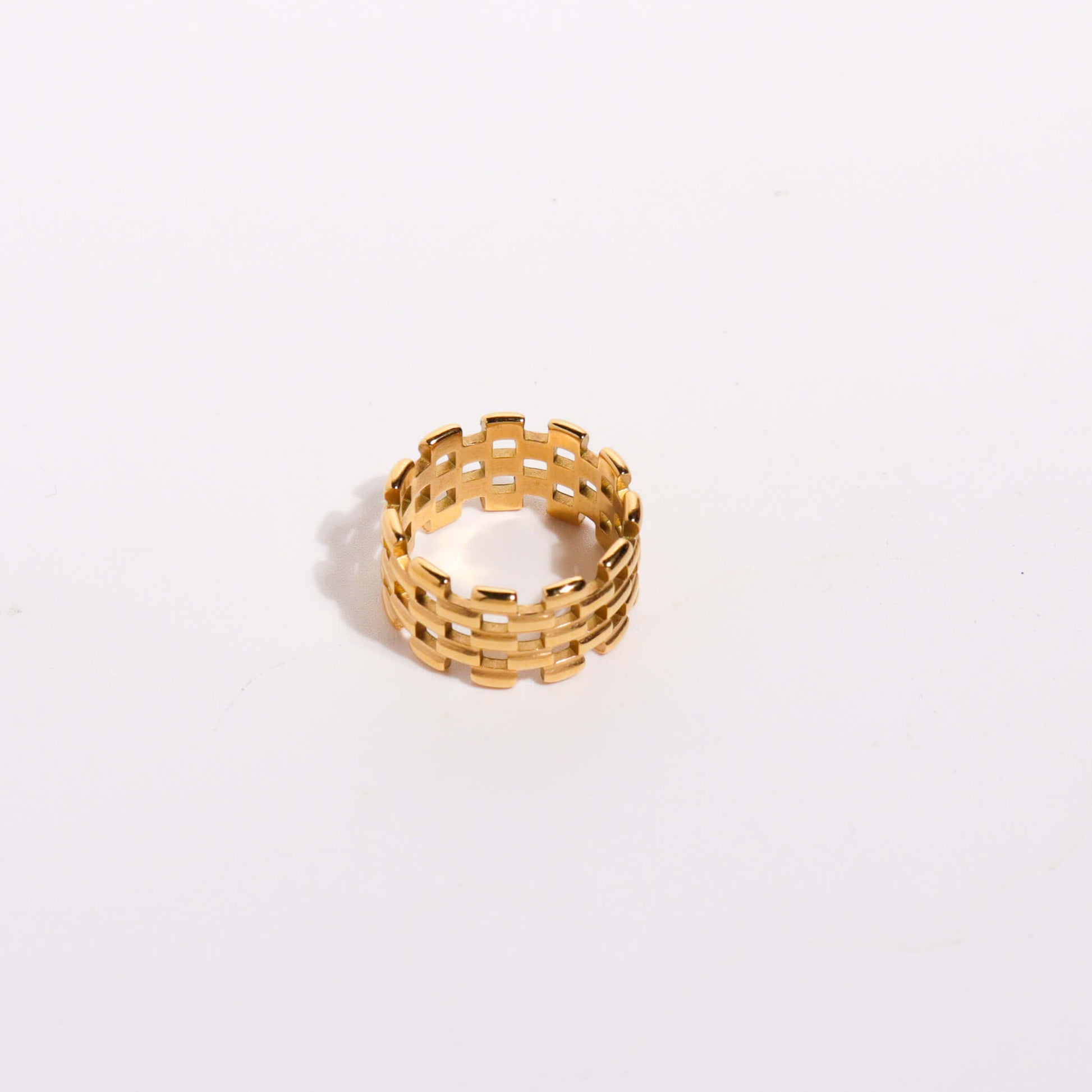 Colosseum Bold Gold Ring