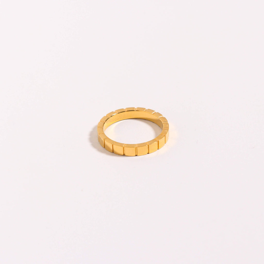 Bold Yang Gold Ring