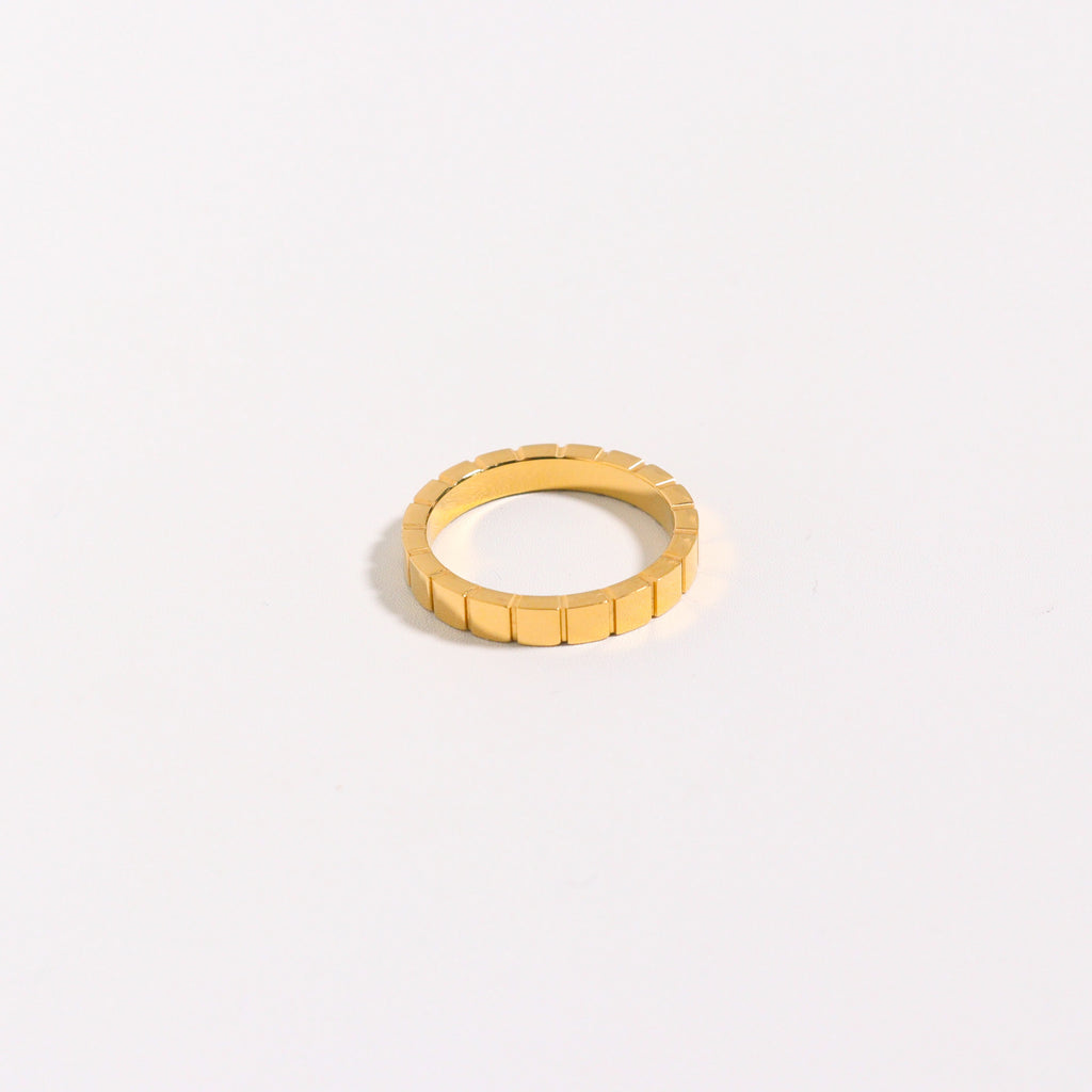 Bold Yang Gold Ring