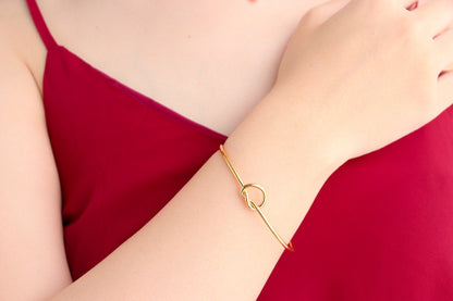 Simple Knot Gold Bangle